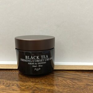 Fresh Black Tea Firming Cream in Brown Jar